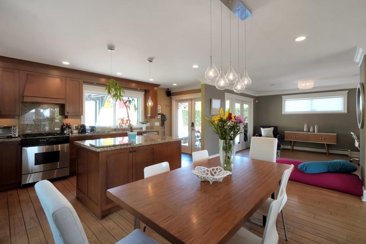 Great West Vancouver House With Hot Tub, Across From Beach & 10 Mn To Downtown Vancouver Ngoại thất bức ảnh